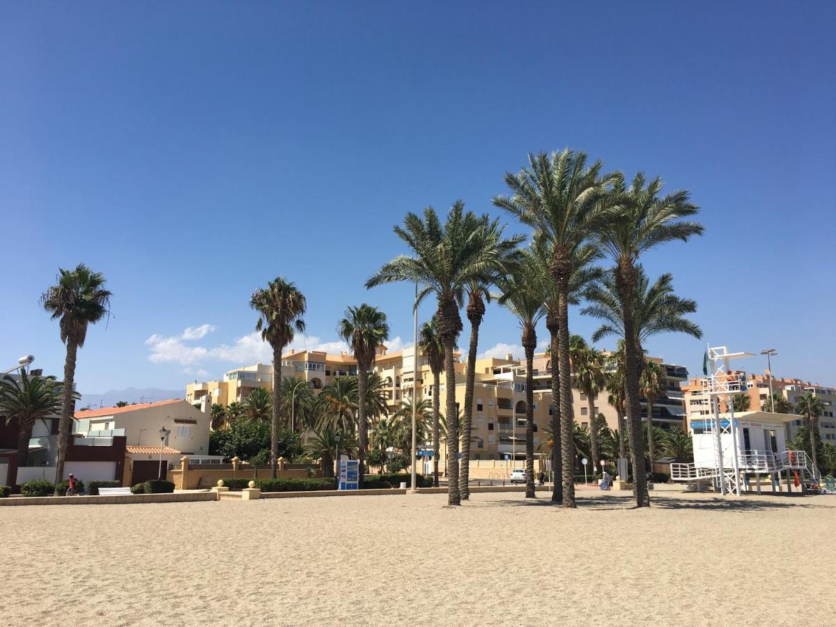 Atico Almeria. Paseo Maritimo Roquetas De Mar Buitenkant foto
